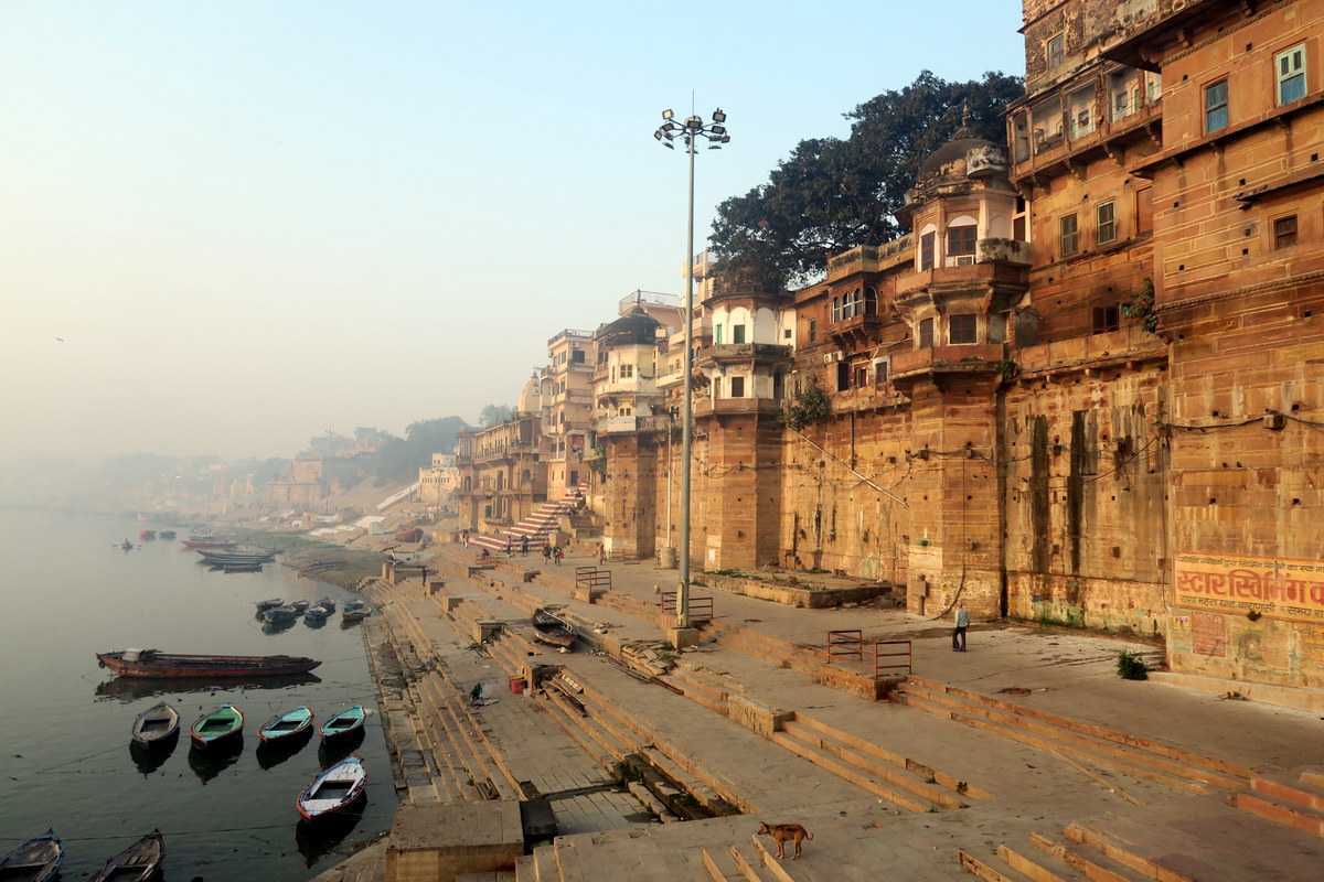 уникальный-город-один-из-самых-старых-городов-не-только-в-Индии-но-и-во-всём-мире.-XI-век-до-н.э